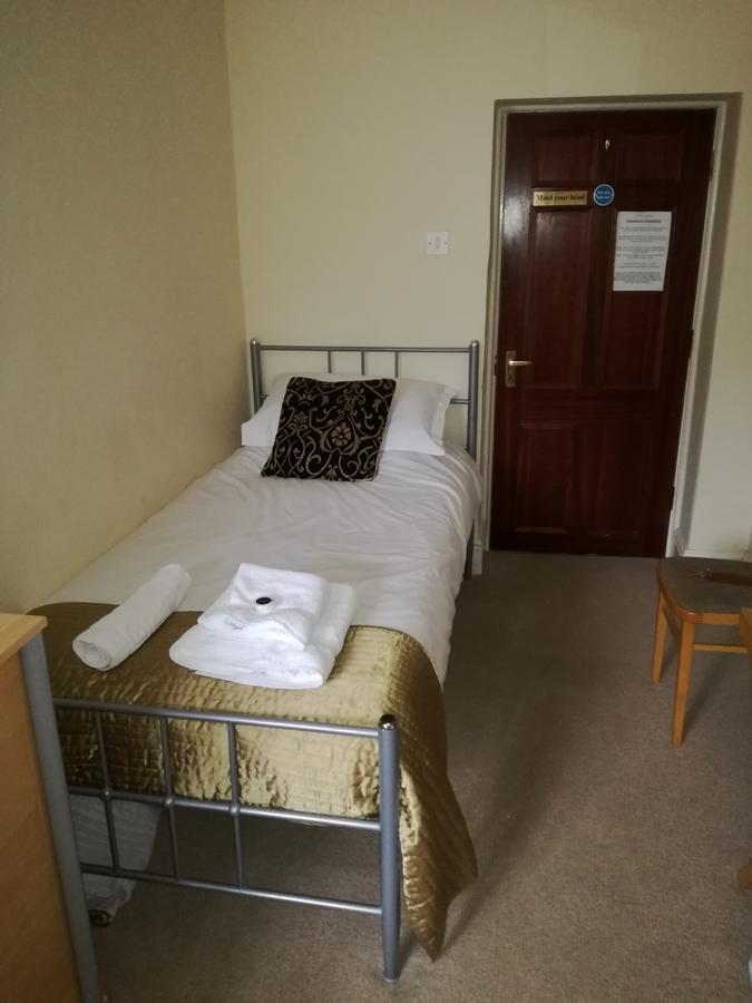 The Three Horseshoes Hotell Alton  Exteriör bild